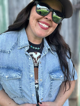 Load image into Gallery viewer, Short Sleeve Denim Pearl Snap - S &amp; L