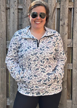 Load image into Gallery viewer, Camo 1/4 Zip - XL