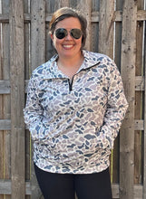 Load image into Gallery viewer, Camo 1/4 Zip - XL
