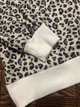 Load image into Gallery viewer, Cheetah 1/4 - S-XL