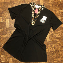 Load image into Gallery viewer, Black &amp; Cheetah Vneck T - L &amp; 3X!!! - RUNS BIG!