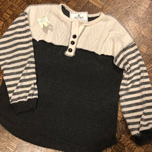 Load image into Gallery viewer, Charcoal/Cream Knit LS - XL-1X !!!